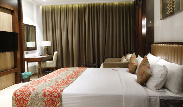 best hotel rooms in Pune at Corinthians Pune Resort & Club