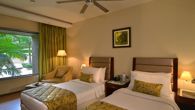 Deluxe rooms in Pune at Corinthians Pune Resort & Club